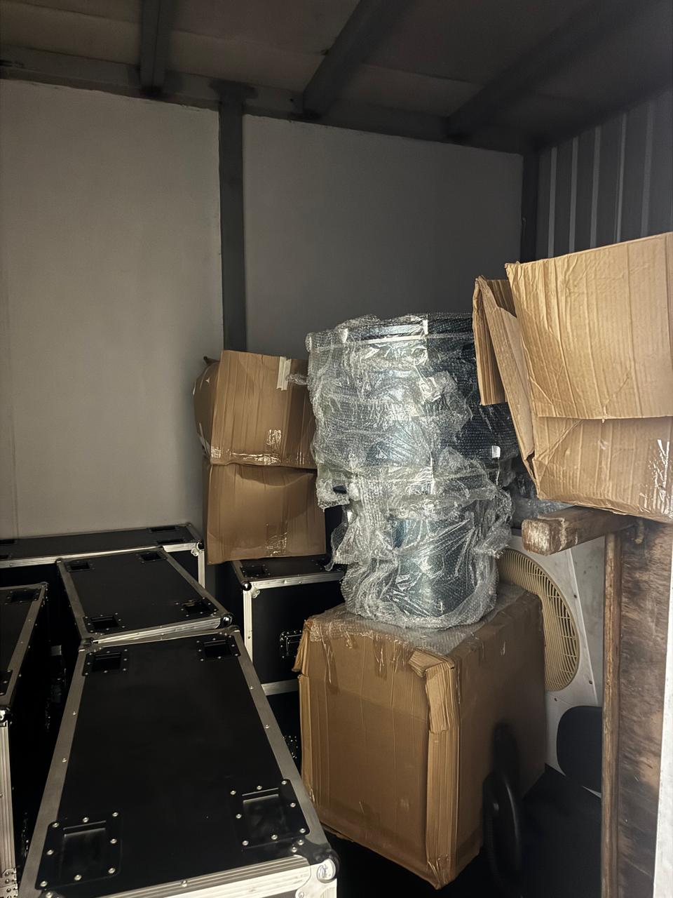 Box com itens armazenados